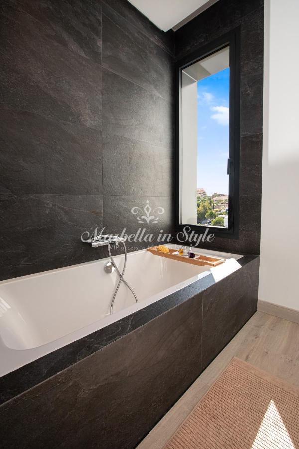 Michaela Moderna De Súper Lujo Con Piscina Y Vistas * Estepona